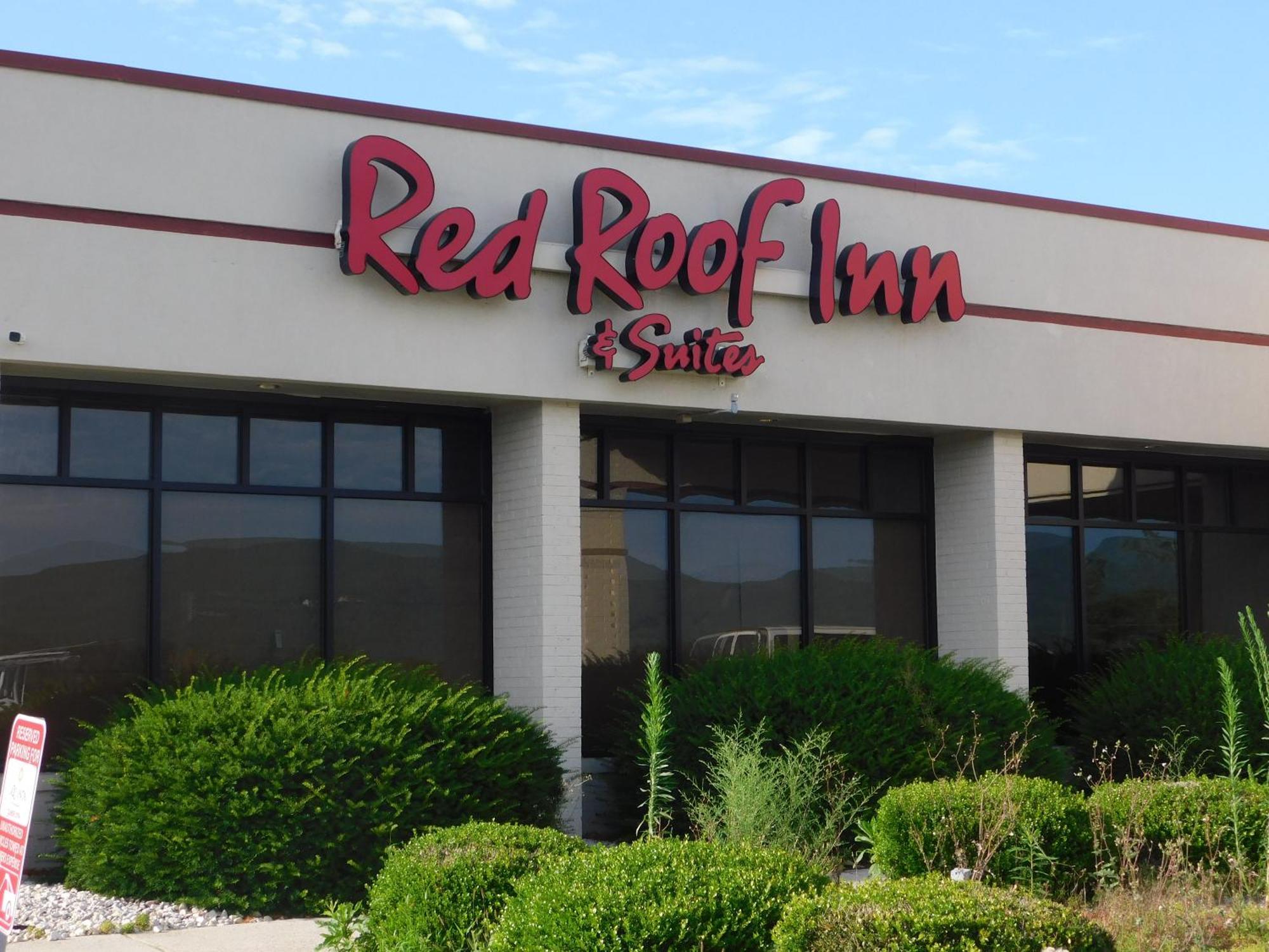 Red Roof Inn & Suites Wytheville Exterior foto